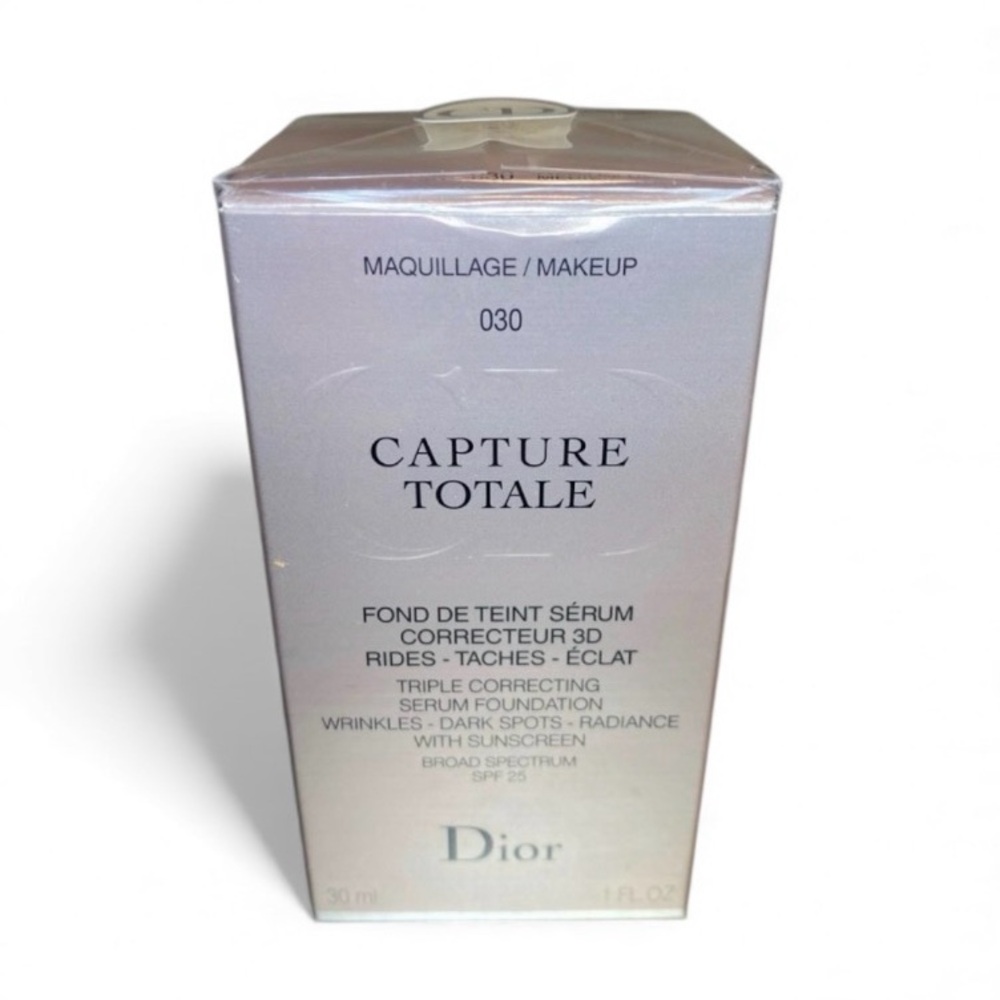 NIB DIOR CAPTURE TOTALE TRIPLE CORRECTING SERUM FOUNDATION #030 SPF 25